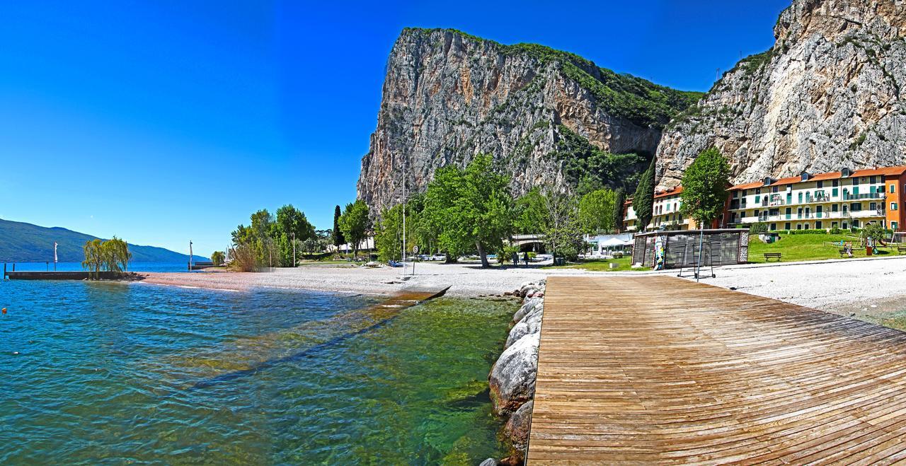 Campione Ora Apartments By Gardadomusmea Campione del Garda Exterior photo